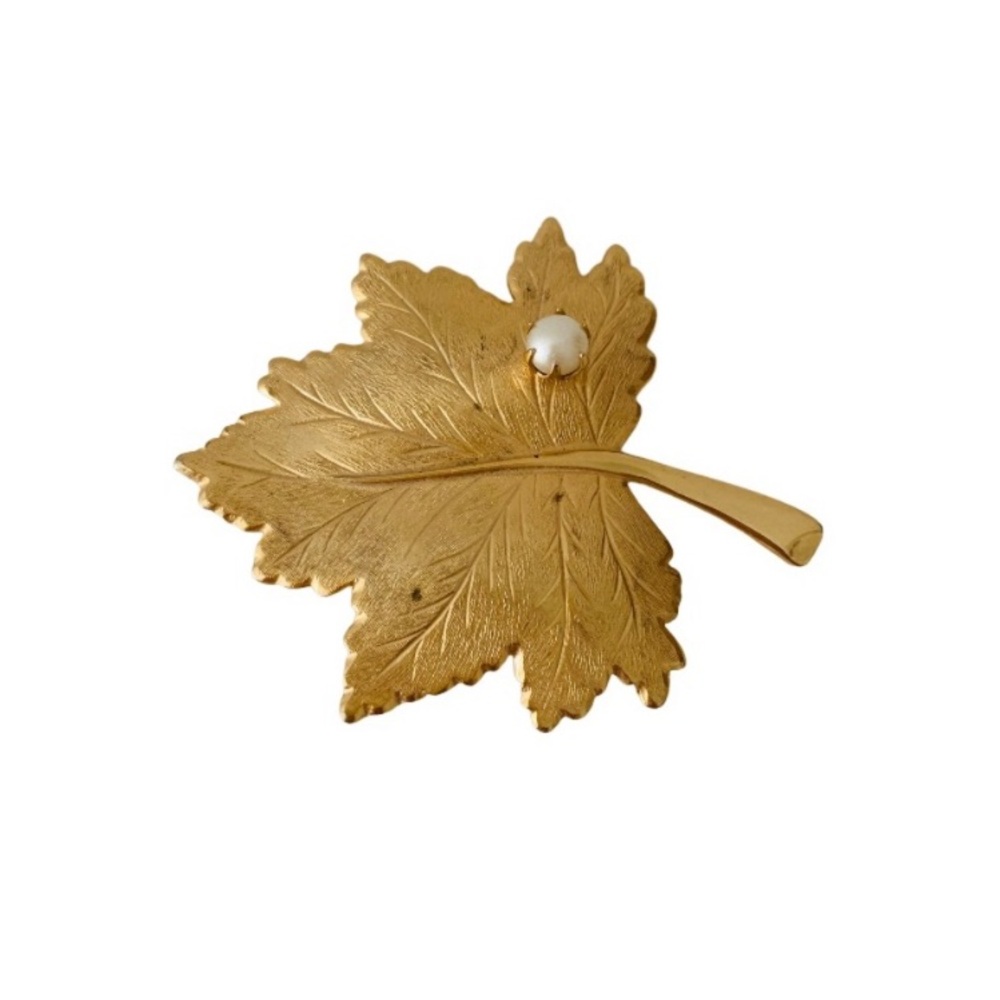 Vintage Sarah Coventry Pearl And Gold Tone Leaf Brooch Signed
